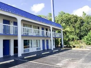 Super 8 Motel - Speedway